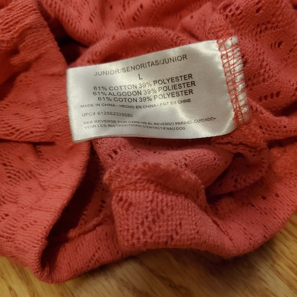 JLO Glo Pink Lace crop - Picture 3 of 3